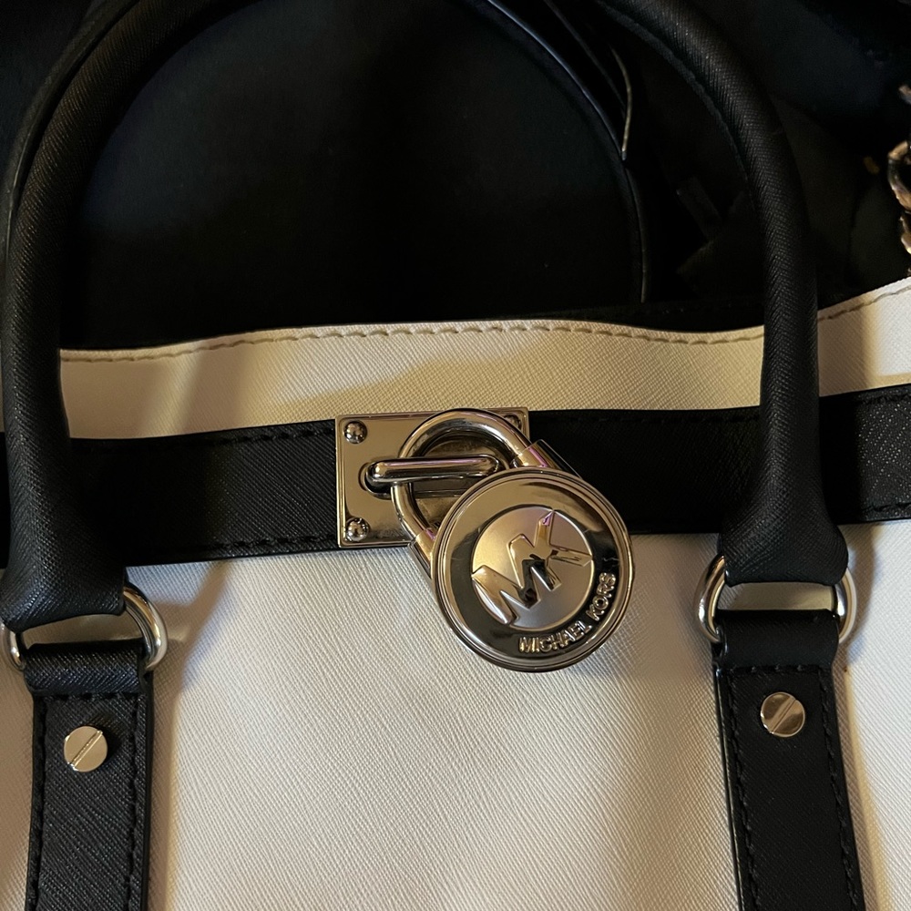 Michael Kors designer purse - Picture 5 of 6